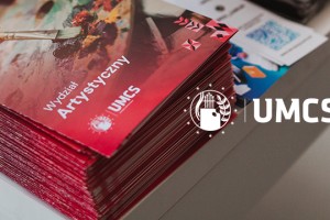 zdjęcie ulotki reklamowej wydziału artystycznego UMCS.png