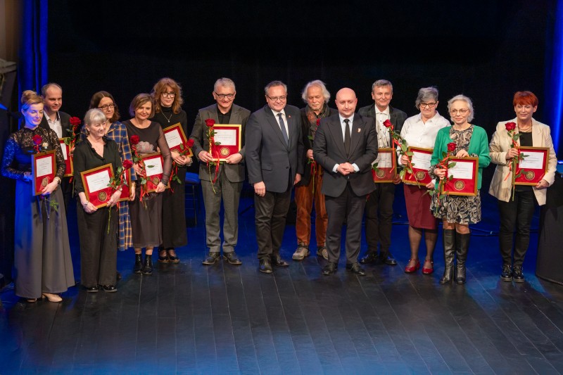 Zdjęcia pracowników Opery Lubelskiej z uroczystości obchodzonej z okazji Międzynarodowego Dnia Teatru 2025.