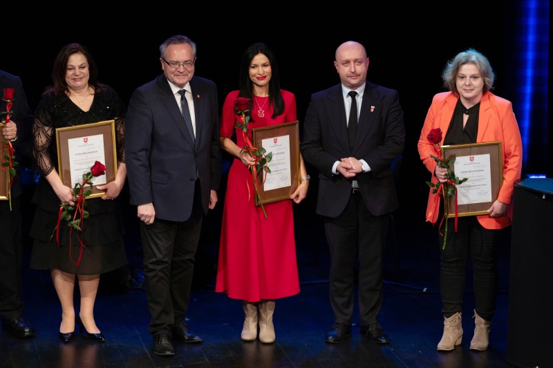 Zdjęcie z uroczystości obchodzej z okazji Międzynarodowego Dnia Teatru 2025